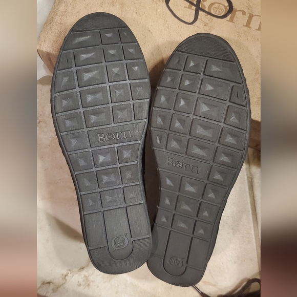 Born Tinetto black distressed wedge bootie - Picture 2 of 7